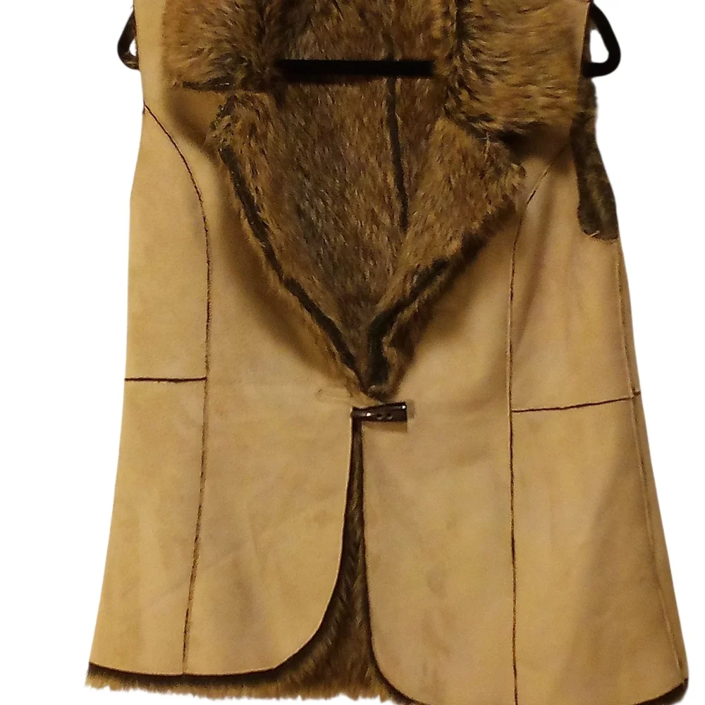 Fever -Vintage Faux Fur, Full Vest Polyester Suede, Size L Tan, 1 Button Closure - Picture 3 of 16